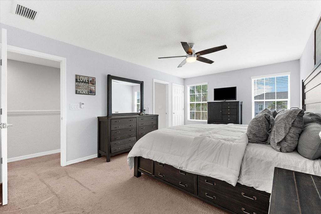 Image 25 of property listing at 4644 VIGNETTE WAY, Sarasota, FL 34240