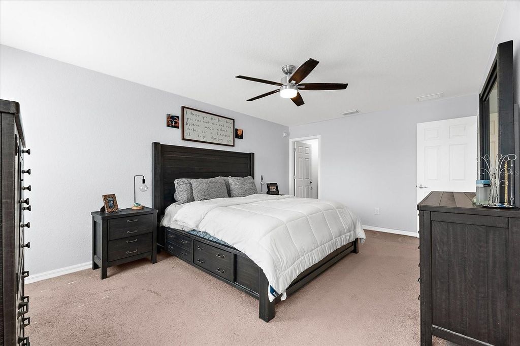 Image 26 of property listing at 4644 VIGNETTE WAY, Sarasota, FL 34240