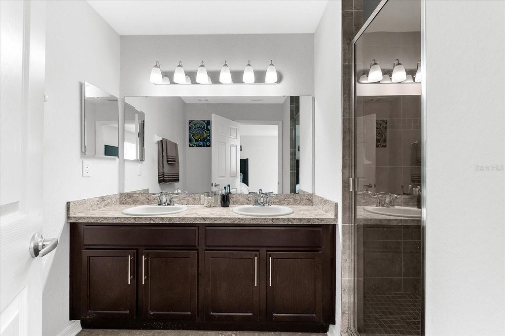 Image 29 of property listing at 4644 VIGNETTE WAY, Sarasota, FL 34240