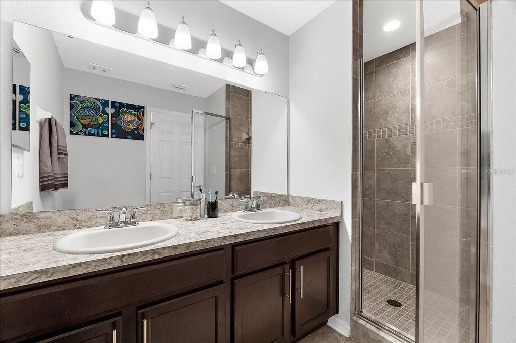 Image 30 of property listing at 4644 VIGNETTE WAY, Sarasota, FL 34240