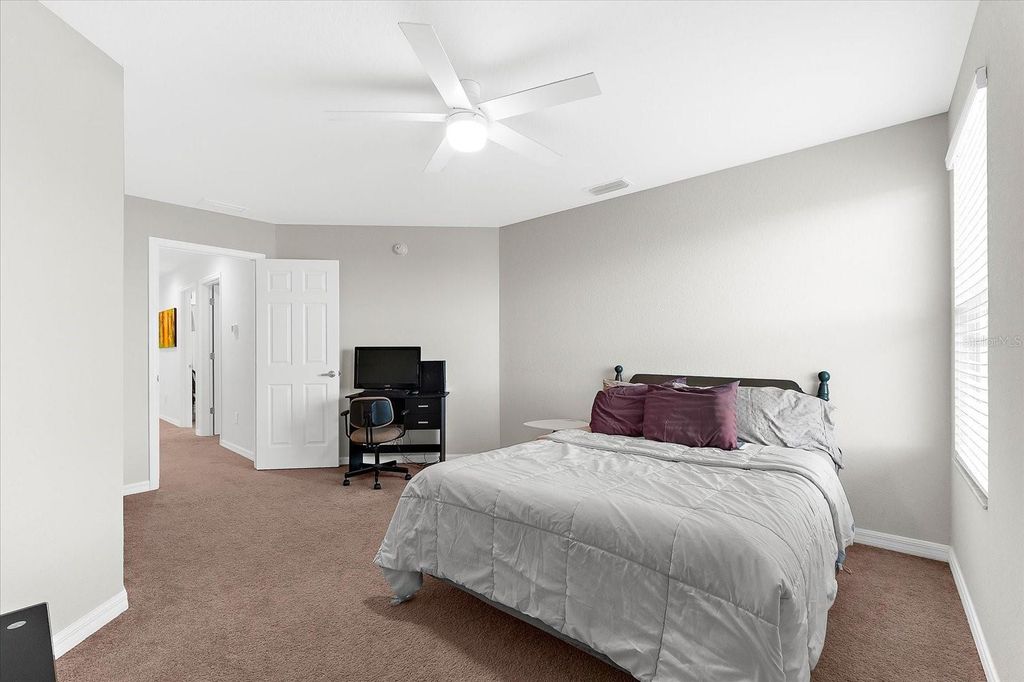 Image 38 of property listing at 4644 VIGNETTE WAY, Sarasota, FL 34240