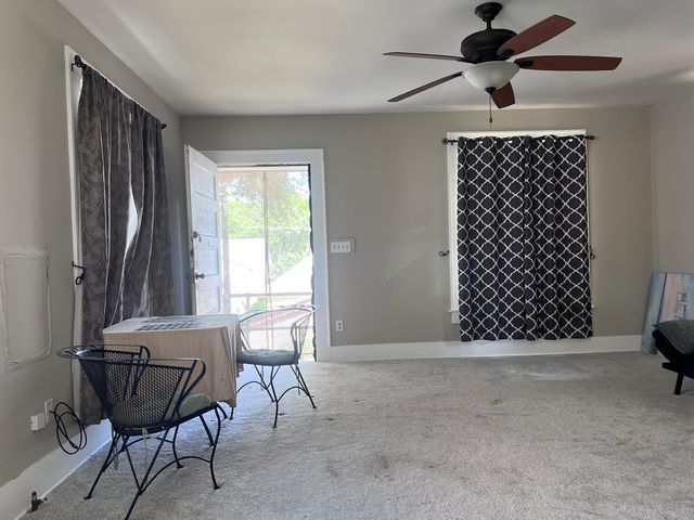 101 NE 6th ST, Smithville, TX 78957