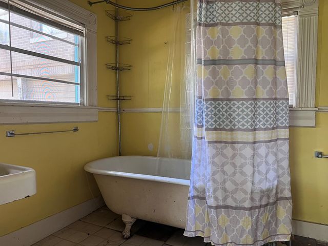 101 NE 6th ST, Smithville, TX 78957