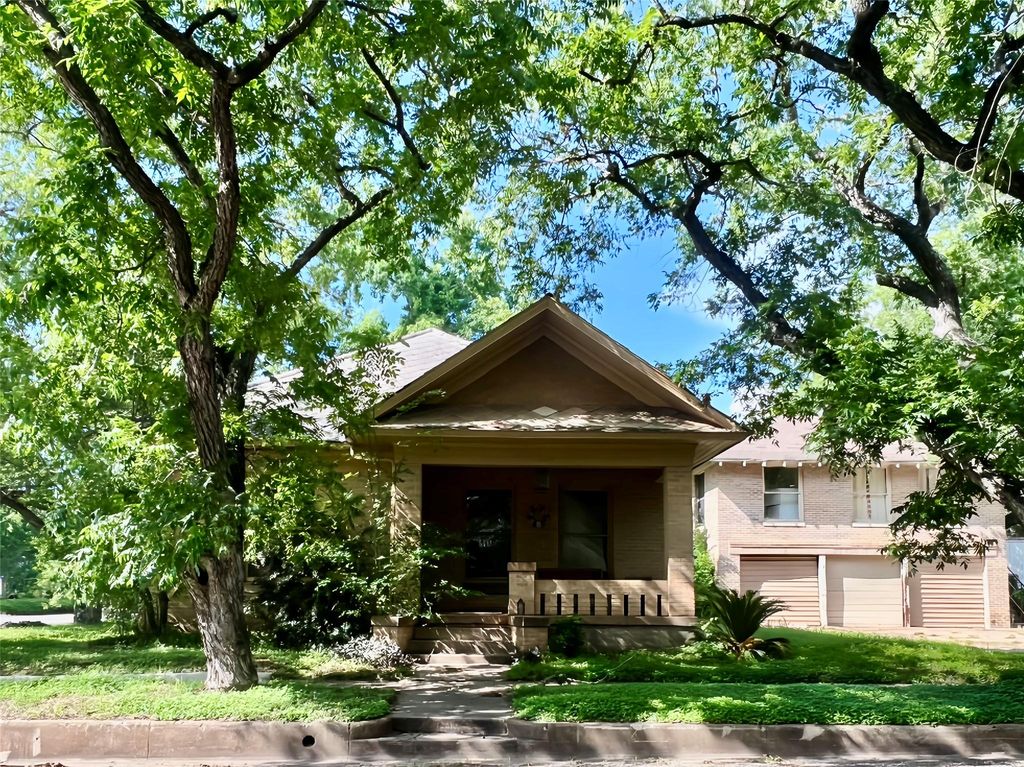 101 NE 6th ST, Smithville, TX 78957