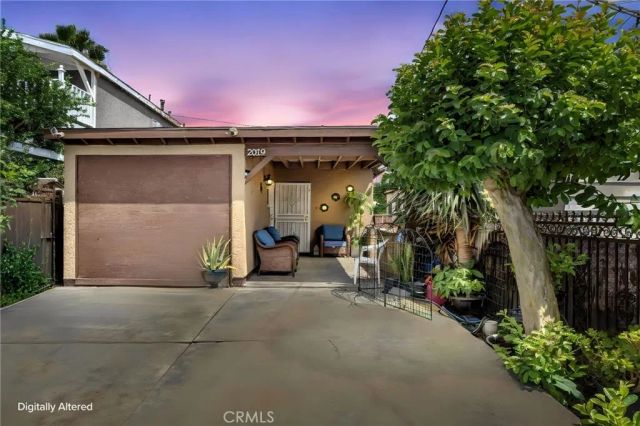 2019 E Shauer, Compton, CA 90222