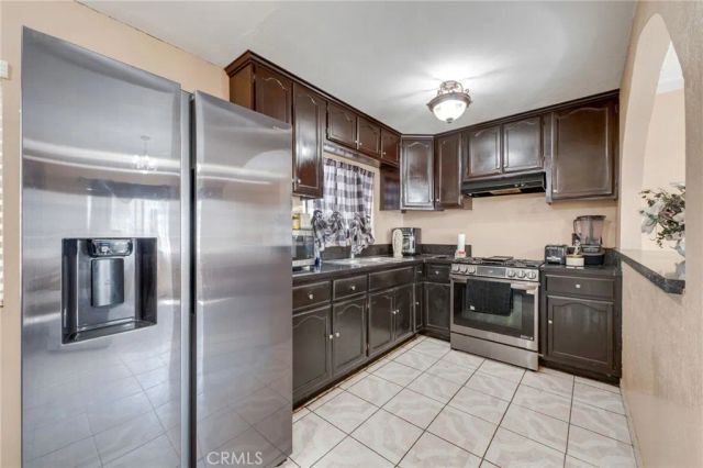 2019 E Shauer, Compton, CA 90222