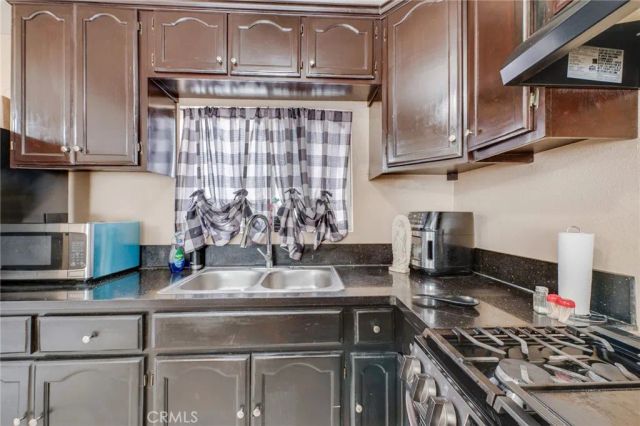 2019 E Shauer, Compton, CA 90222