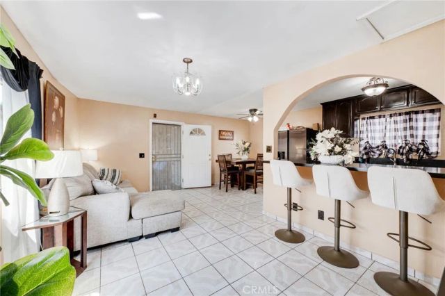 2019 E Shauer, Compton, CA 90222