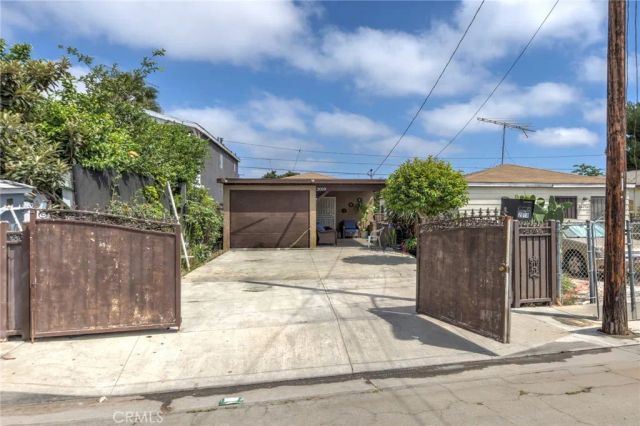 2019 E Shauer, Compton, CA 90222