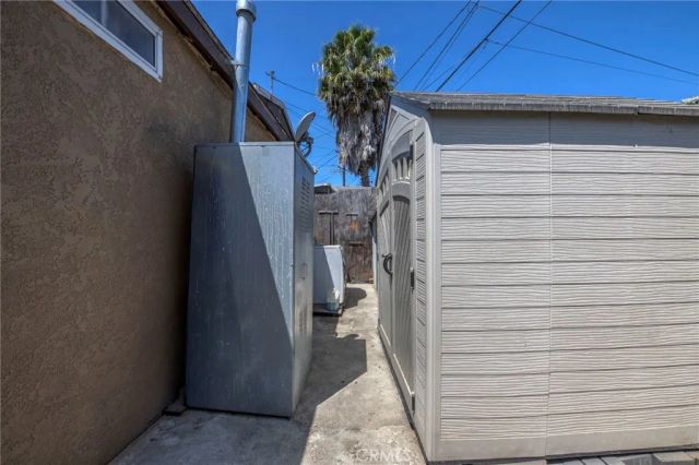 2019 E Shauer, Compton, CA 90222