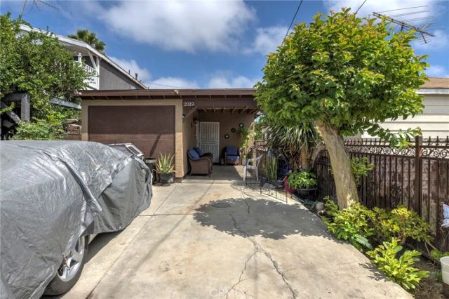 2019 E Shauer, Compton, CA 90222