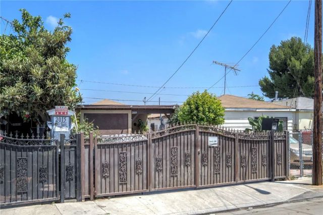 2019 E Shauer, Compton, CA 90222