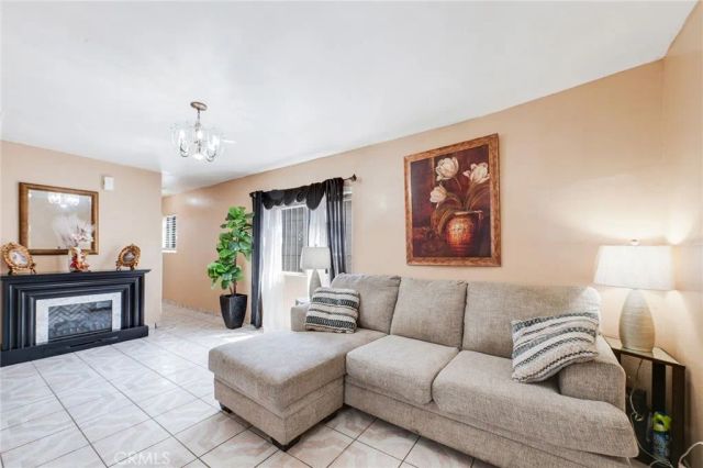 2019 E Shauer, Compton, CA 90222