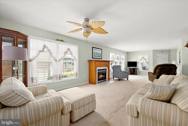 16 WINDSWEPT DR, Berlin, MD 21811