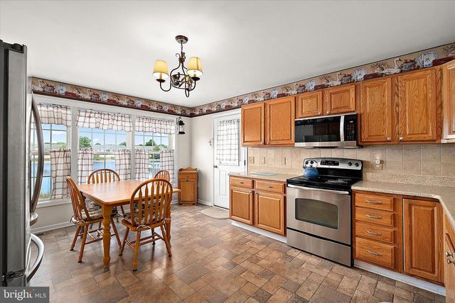 16 WINDSWEPT DR, Berlin, MD 21811