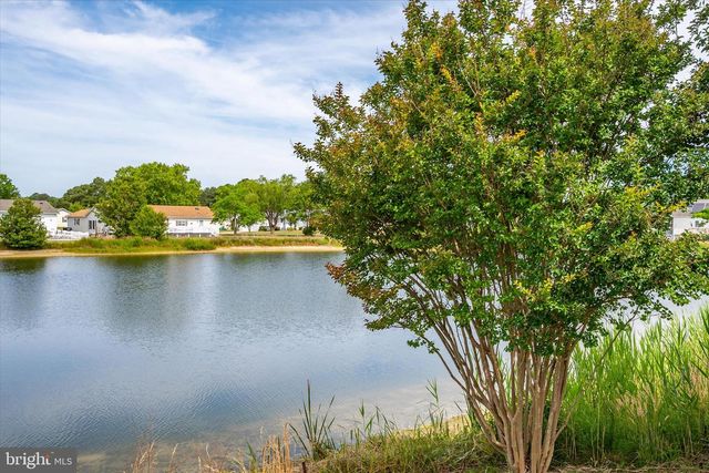 16 WINDSWEPT DR, Berlin, MD 21811