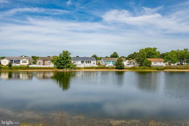 16 WINDSWEPT DR, Berlin, MD 21811
