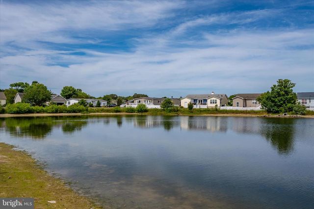 16 WINDSWEPT DR, Berlin, MD 21811