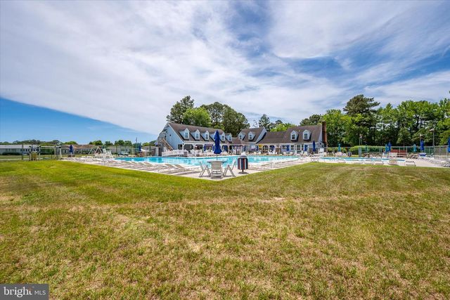 16 WINDSWEPT DR, Berlin, MD 21811
