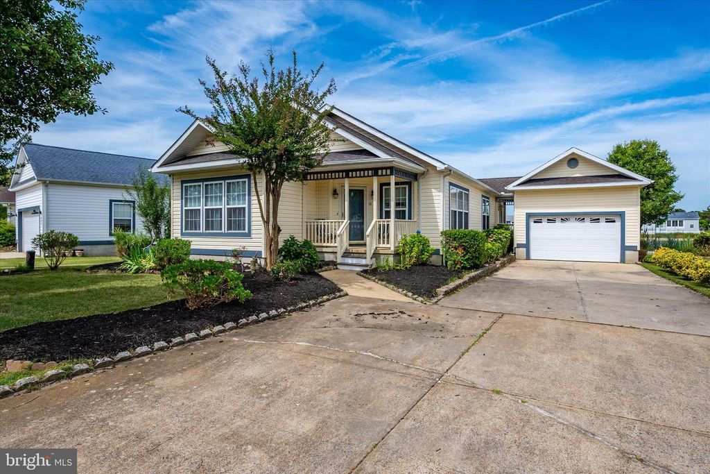 16 WINDSWEPT DR, Berlin, MD 21811
