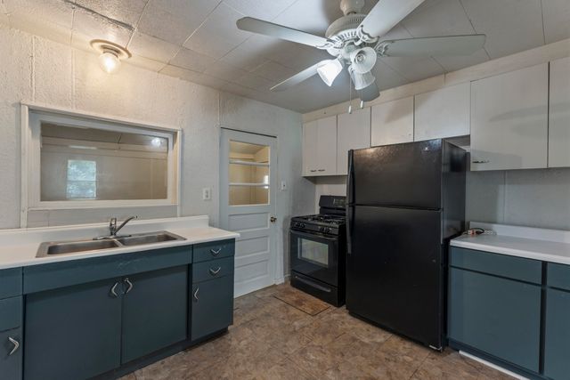 319 S 5th Street, Niles, MI 49120