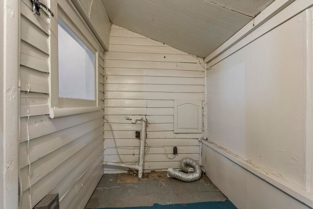 319 S 5th Street, Niles, MI 49120