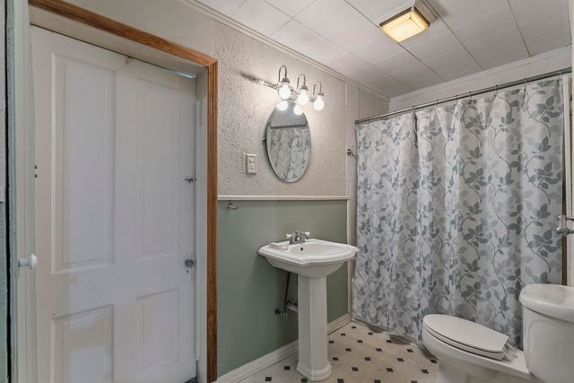 319 S 5th Street, Niles, MI 49120