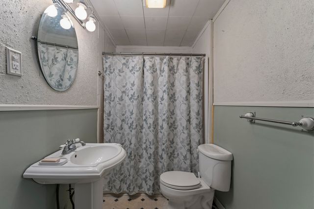 319 S 5th Street, Niles, MI 49120