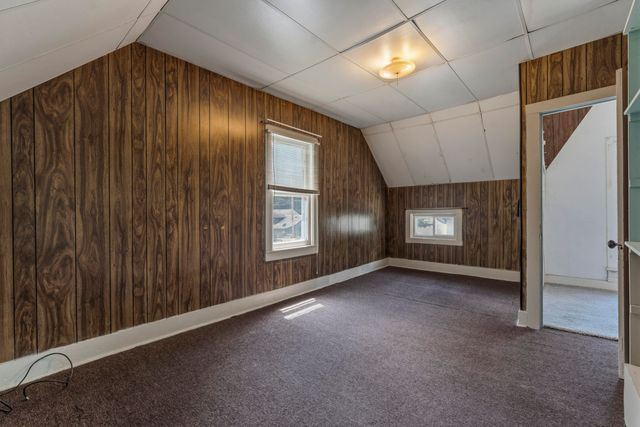 319 S 5th Street, Niles, MI 49120