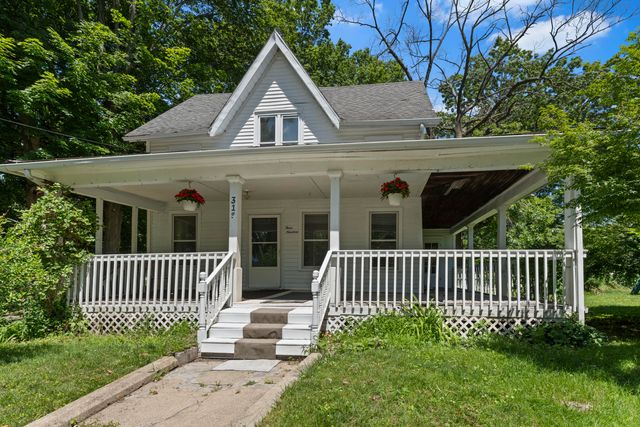 319 S 5th Street, Niles, MI 49120