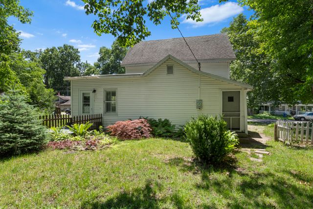 319 S 5th Street, Niles, MI 49120