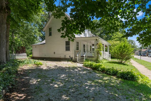 319 S 5th Street, Niles, MI 49120
