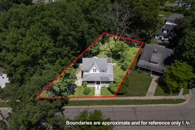 319 S 5th Street, Niles, MI 49120