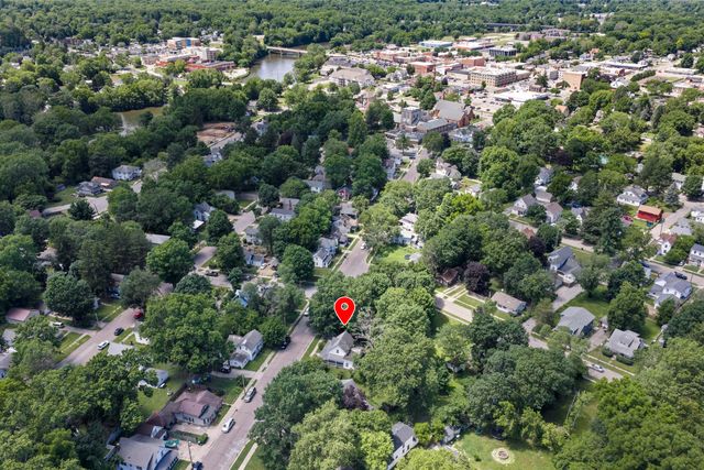 319 S 5th Street, Niles, MI 49120