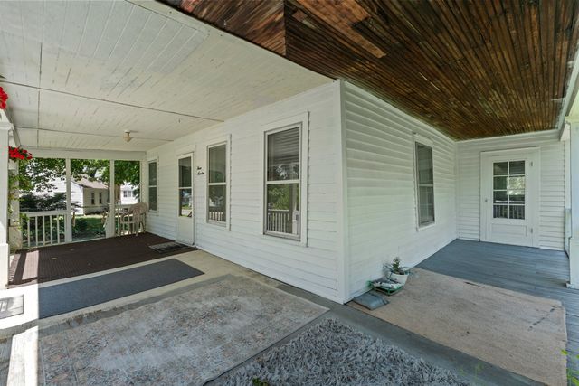 319 S 5th Street, Niles, MI 49120