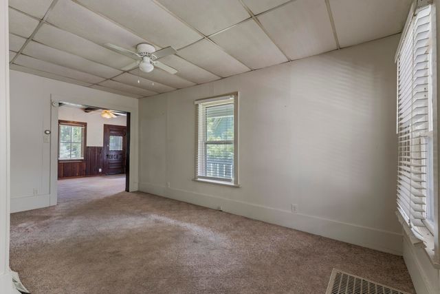 319 S 5th Street, Niles, MI 49120