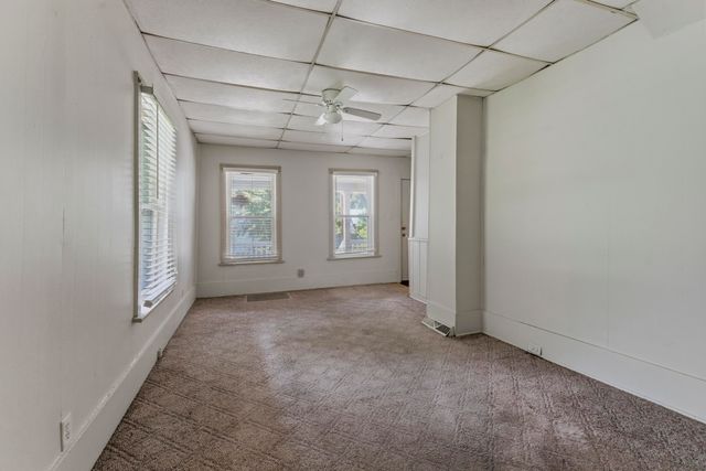 319 S 5th Street, Niles, MI 49120