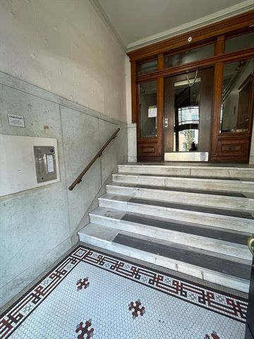 14 Palace Rd 12A, Boston, MA 02115