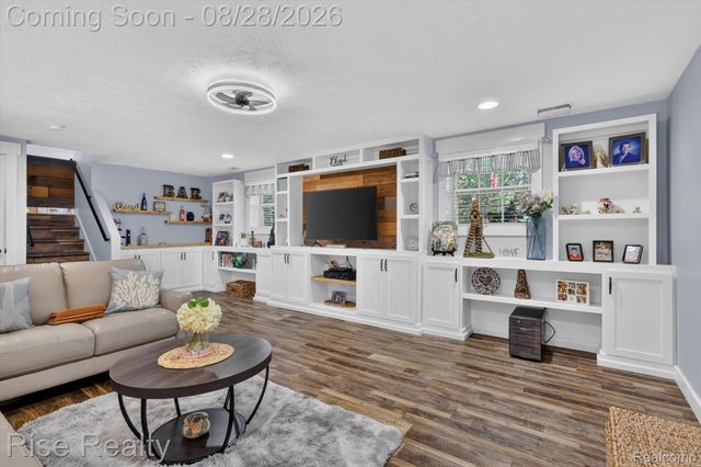 28817 Cedarama Drive, Porter Township, MI 49067