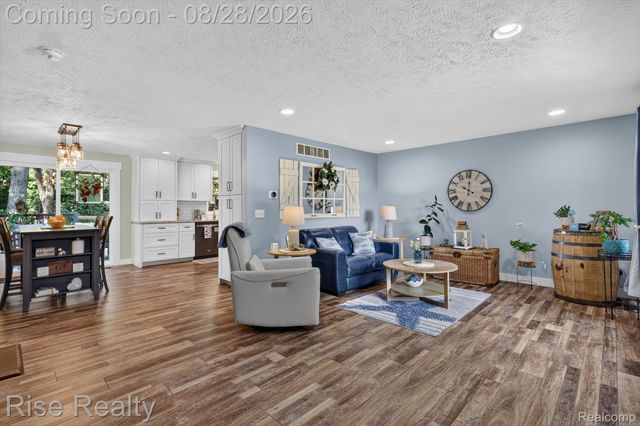 28817 Cedarama Drive, Porter Township, MI 49067