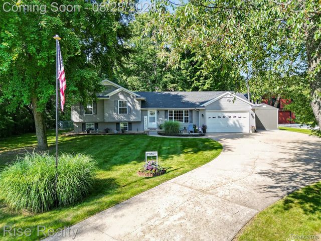 28817 Cedarama Drive, Porter Township, MI 49067