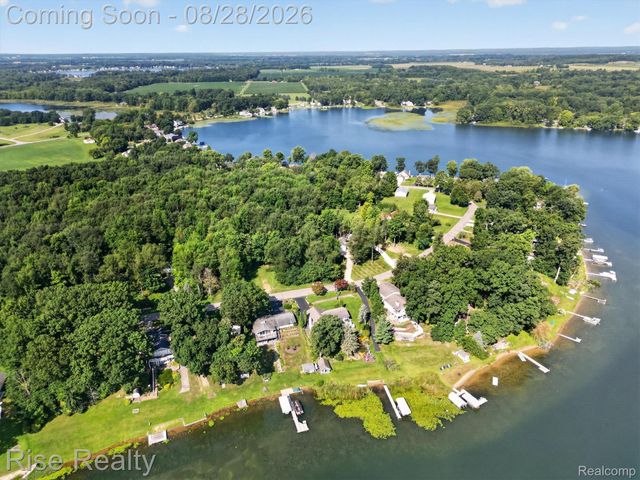 28817 Cedarama Drive, Porter Township, MI 49067