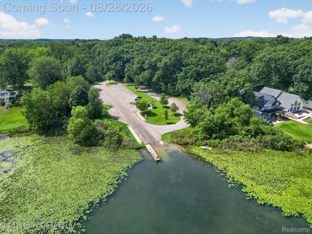 28817 Cedarama Drive, Porter Township, MI 49067