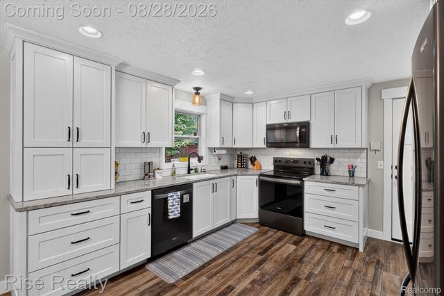 28817 Cedarama Drive, Porter Township, MI 49067