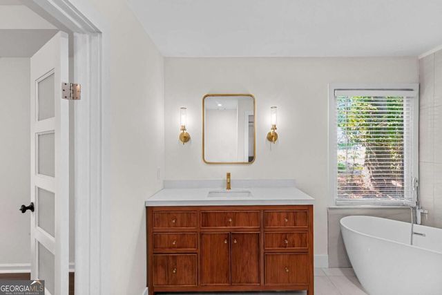 602 Overhill Drive, Woodstock, GA 30189