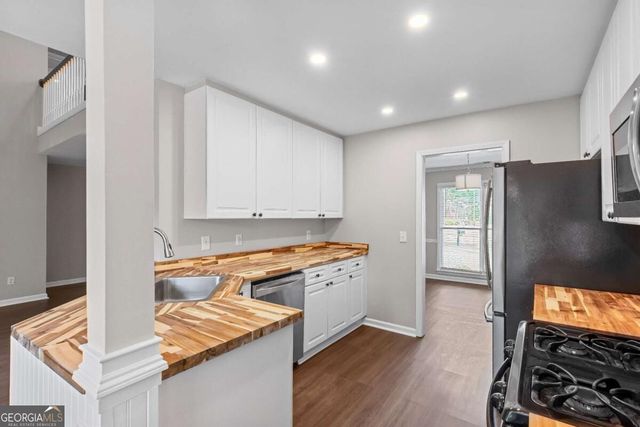 602 Overhill Drive, Woodstock, GA 30189