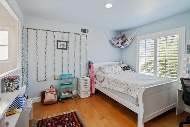 26089 Salinger Lane, Stevenson Ranch, CA 91381