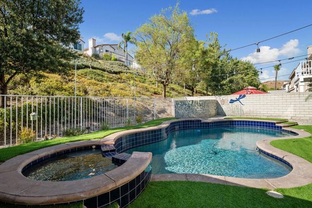 26089 Salinger Lane, Stevenson Ranch, CA 91381