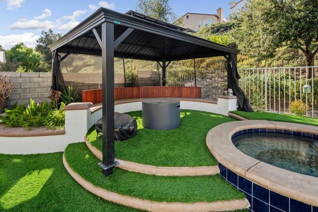 26089 Salinger Lane, Stevenson Ranch, CA 91381