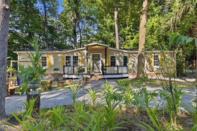 391 Di-Cindy Ln., Murrells Inlet, SC 29576